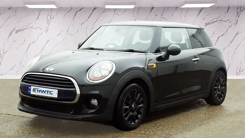 Used Mini Cooper Hatch 136 HP (100 kW) 2017 Black Hatchback