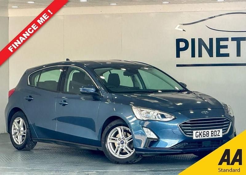 Used Ford Focus Zetec 125 HP (91 kW) 2018 Blue Hatchback