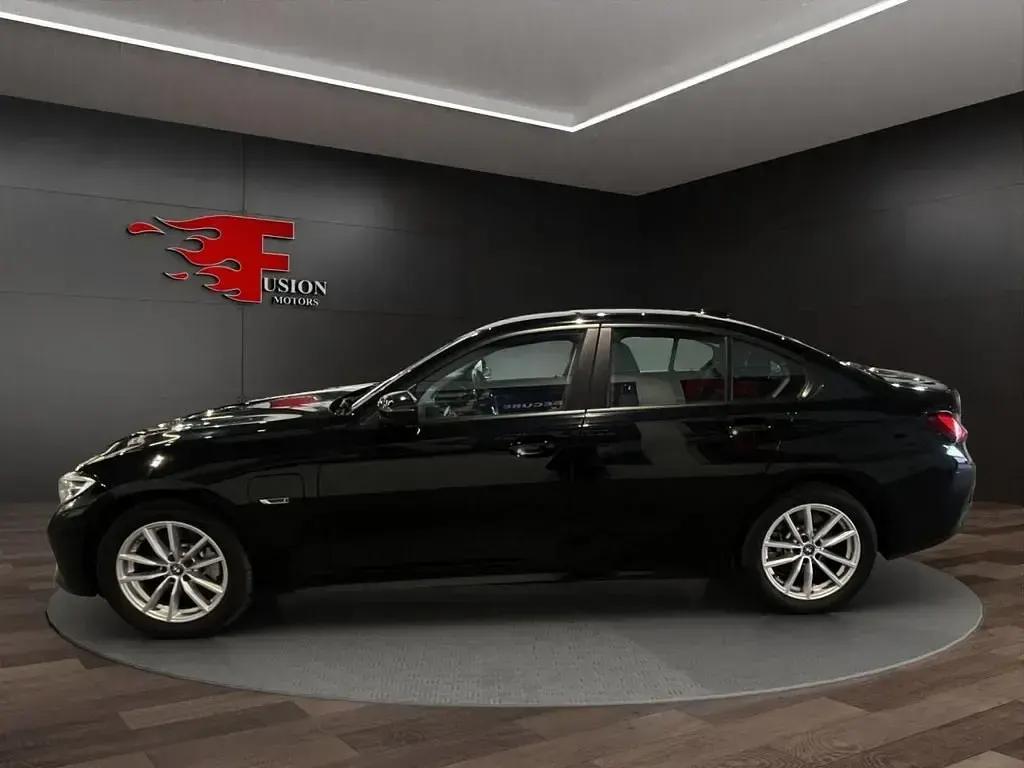 Usado BMW 330e Performance 292 HP (214 kW) 2021 Preto Sedan