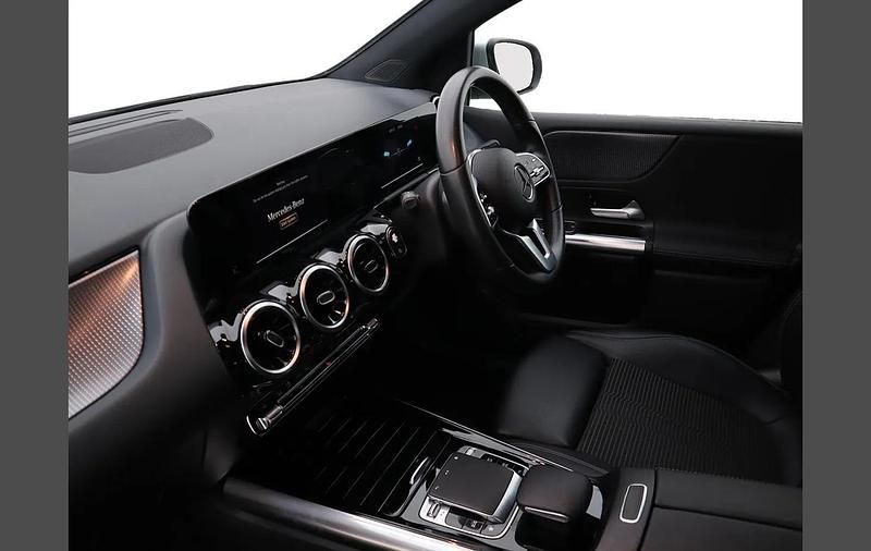 Used Mercedes B180 134 HP (98 kW) 2019 Silver MPV