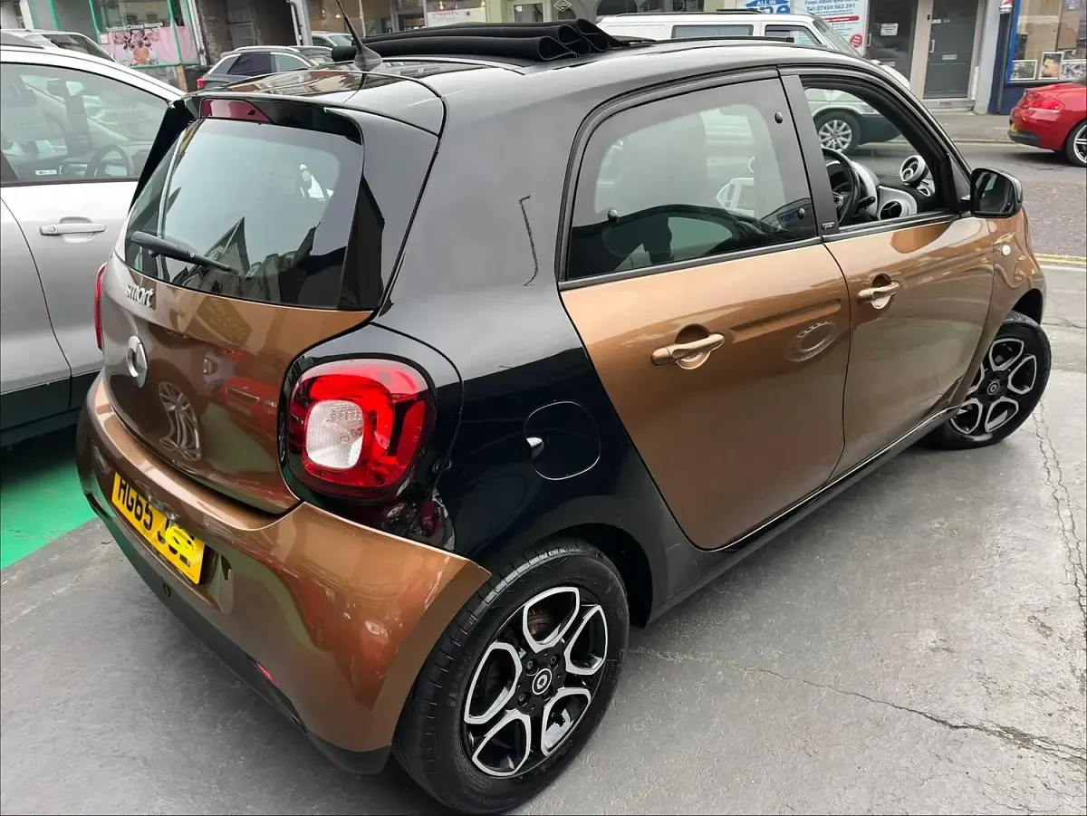 Used Smart ForFour Premium 90 HP (66 kW) 2016 Brown Hatchback