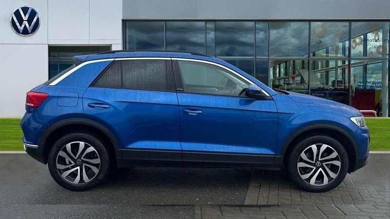 Used VW T-Roc Active 110 HP (80 kW) 2022 Ravenna blue metallic SUV