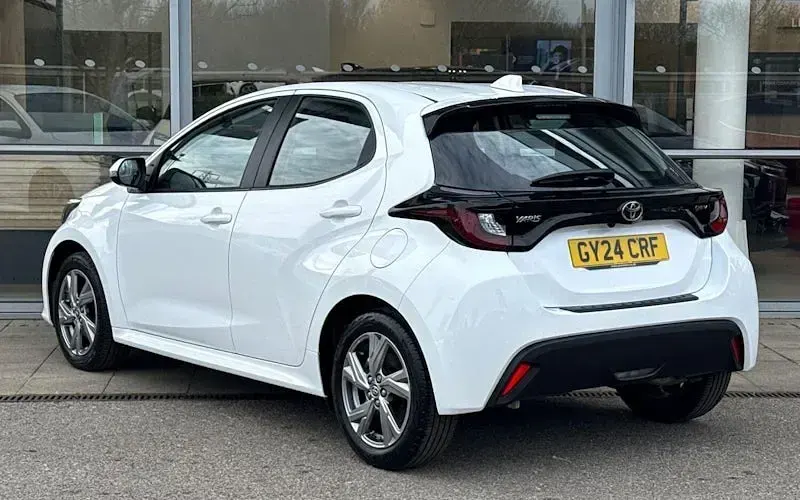 Second-hand Toyota Yaris Hybrid 116 CP (85 kW) 2026 Hatchback