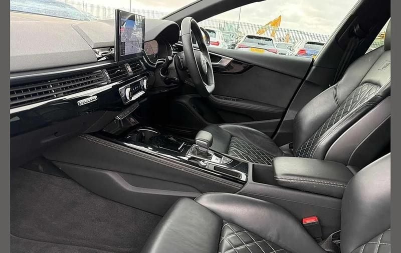 Used Audi S5 Black Edition 336 HP (247 kW) 2023 Red Coupe