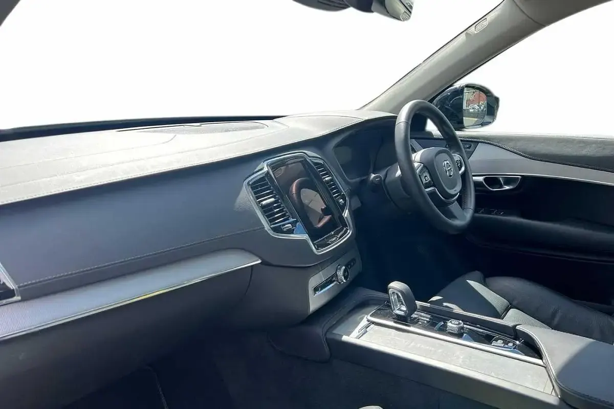 Used Volvo XC90 Plus 235 HP (172 kW) 2023 Thunder grey SUV