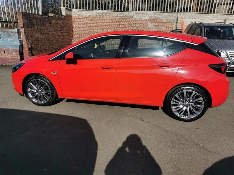 Used Vauxhall Astra SRi 136 HP (100 kW) 2015 Red Hatchback