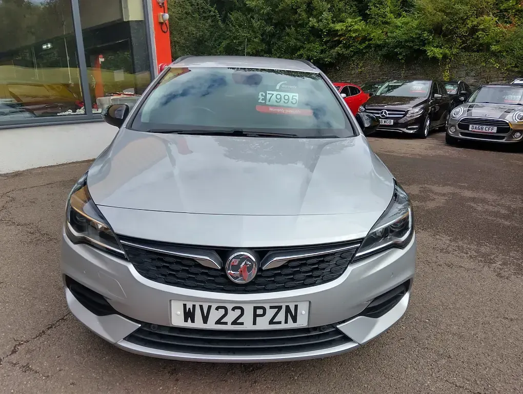 Used Vauxhall Astra Business Edition 130 HP (95 kW) 2022 Silver Estate