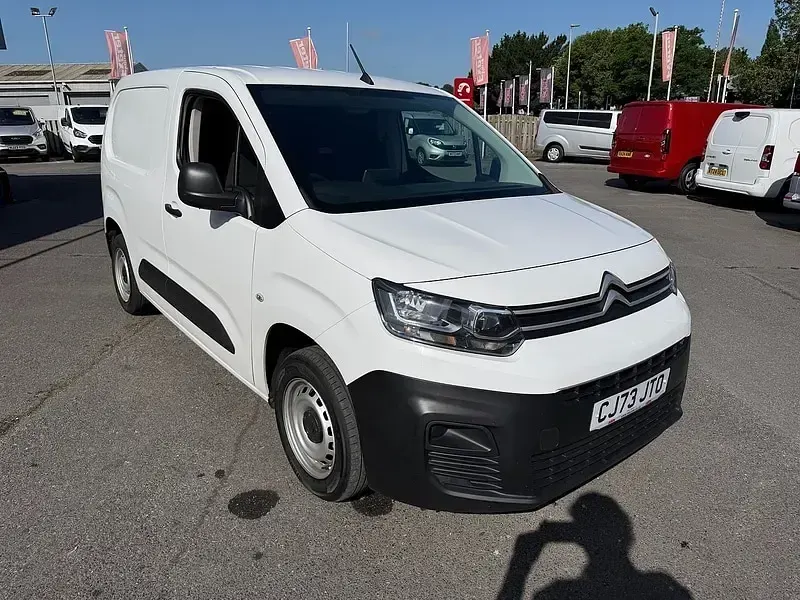 Used Citroën Berlingo 99 HP (72 kW) 2023 Icy white MPV