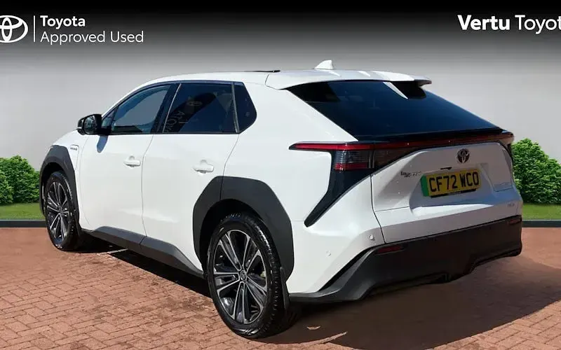 Used Toyota bZ4X Edition 160 kW (218 HP) 2022 White SUV