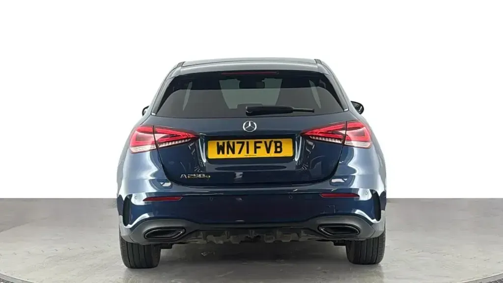 Used Mercedes A250 Executive 218 HP (160 kW) 2021 Blue Hatchback