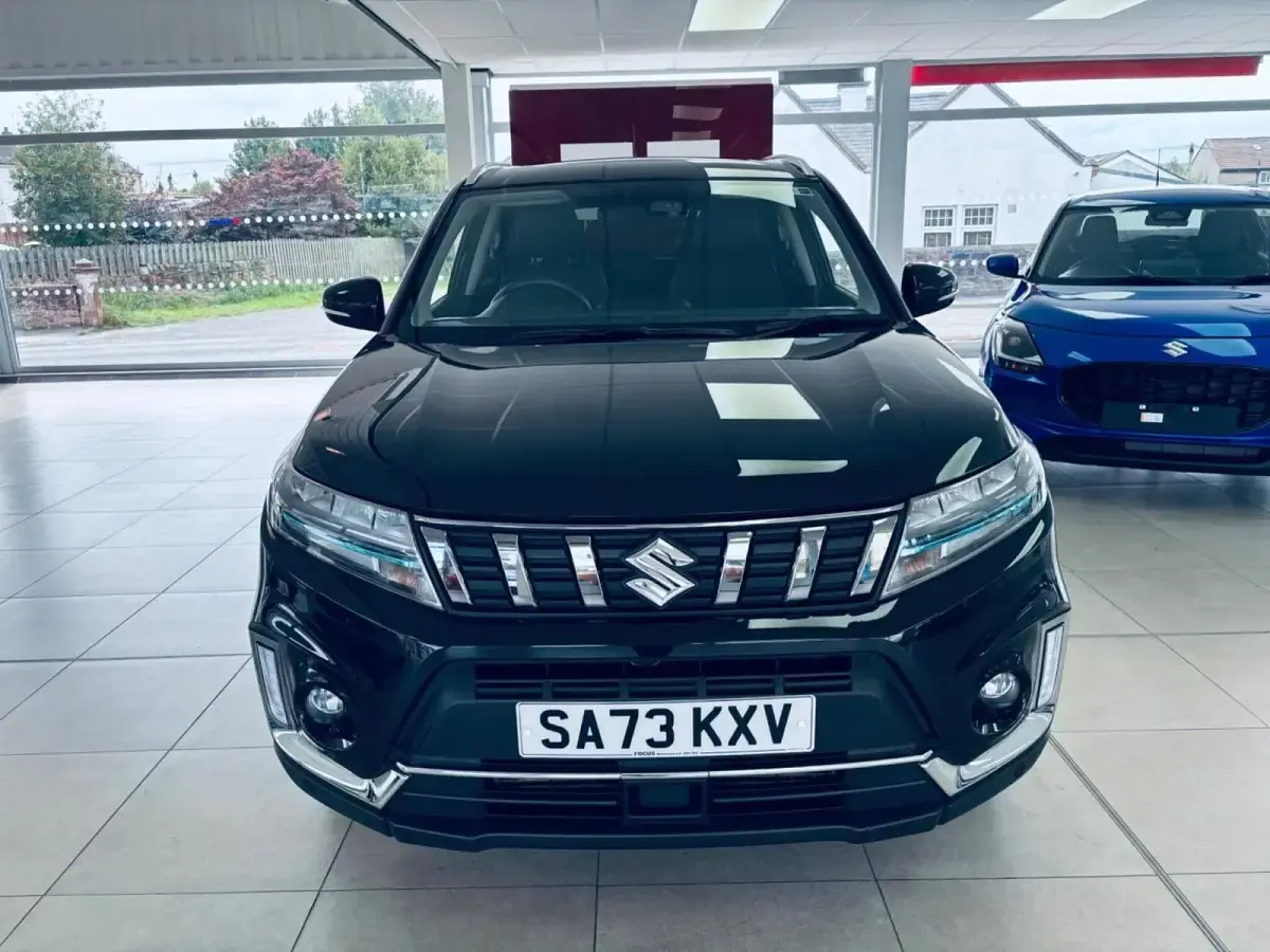 Gebraucht Suzuki Vitara SZ5 129 PS (94 kW) 2023 Schwarz SUV