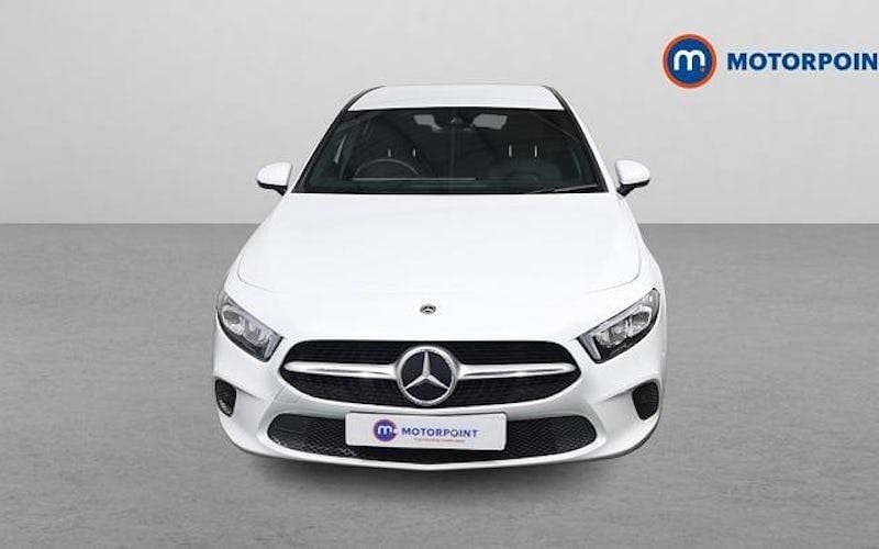 Used Mercedes A180 Executive 136 HP (100 kW) 2022 White Hatchback