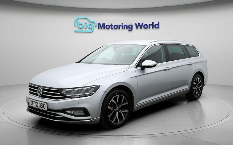 Used VW Passat SEL 150 HP (110 kW) 2023 Silver Estate