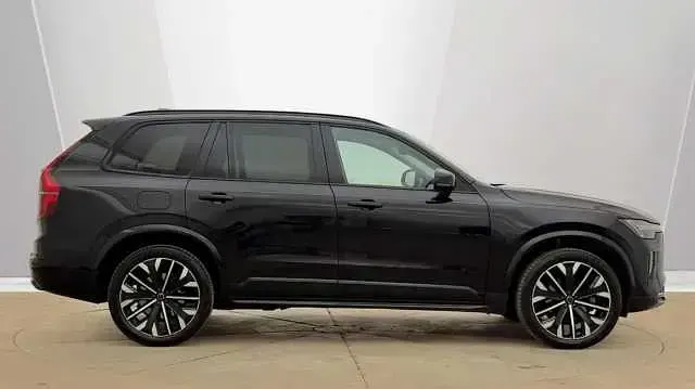 Used Volvo XC90 Plus 455 HP (334 kW) 2025 Black SUV