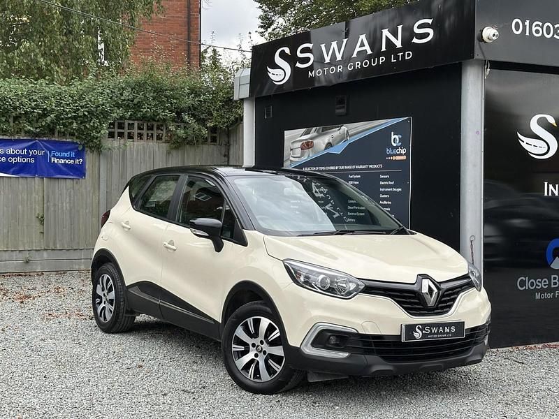 White Used 2019 Renault Captur Play SUV | £6,195 (Fair price) - Image 1/3