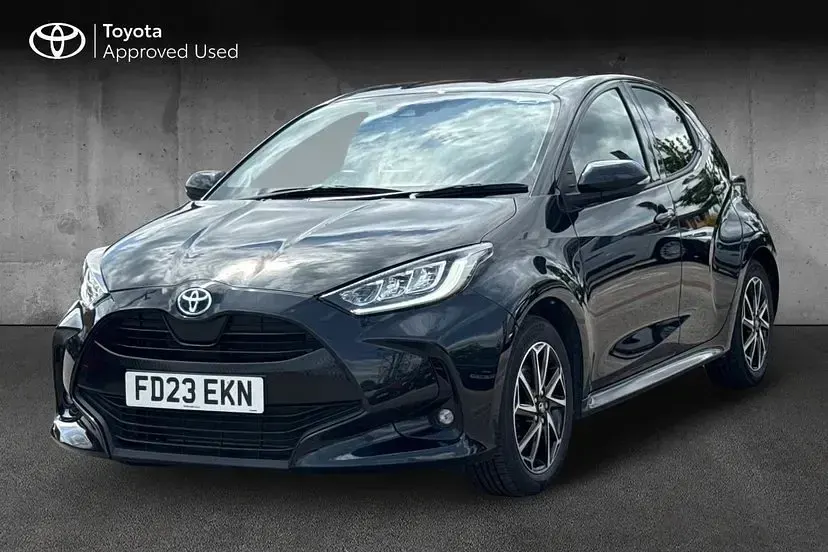 Used Toyota Yaris Design 116 HP (85 kW) 2023 Eclipse black Hatchback