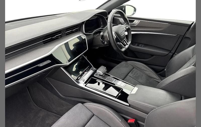 Usado Audi A7 Black Edition 261 HP (191 kW) 2022 Branco Sedan