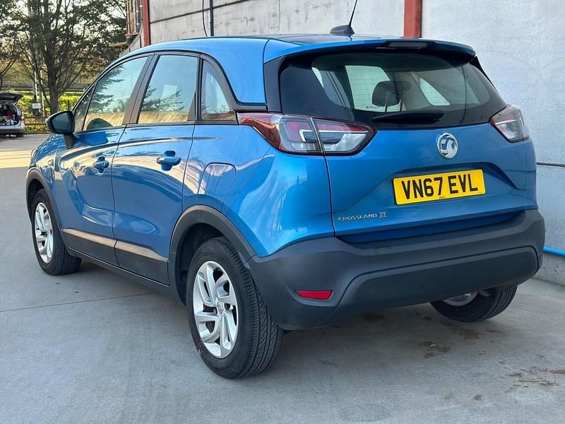 Second-hand Vauxhall Crossland X 2017 Albastru SUV