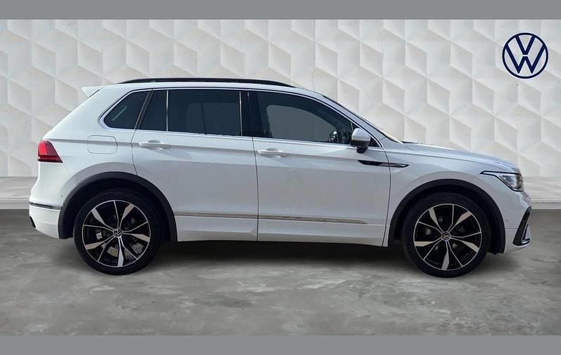 Used VW Tiguan R-line 150 HP (110 kW) 2023 Pure white SUV