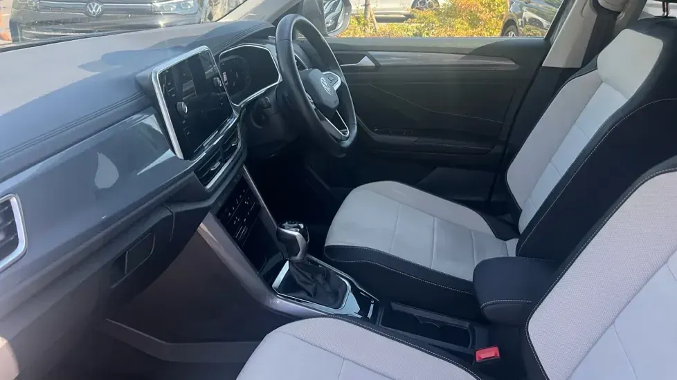 Used VW T-Roc Style 150 HP (110 kW) 2023 Indium grey metallic SUV