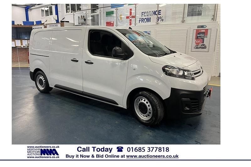 White Used 2022 Citroën Dispatch MPV | £9,880 (Good price) - Image 1/4