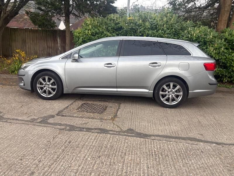 Used Toyota Avensis T4 124 HP (91 kW) 2012 Grey Estate
