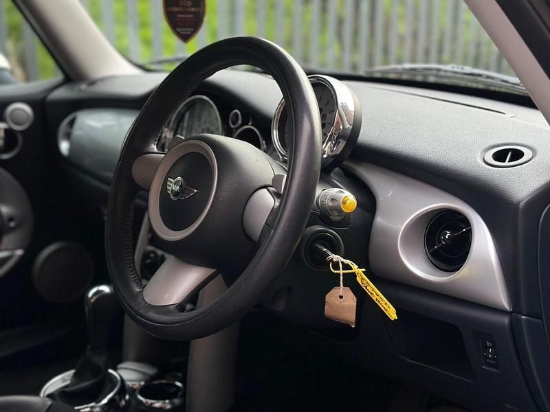 Usado Mini Cooper Hatch 116 CV (85 kW) 2005 Azul Utilitario