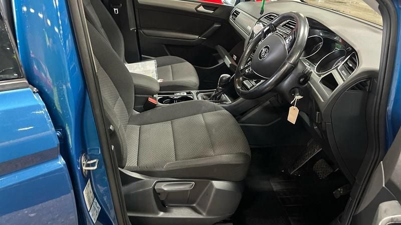 Usado VW Touran SE 2016 Azul Monovolume