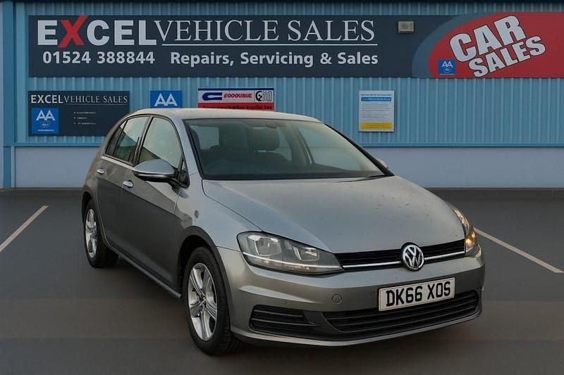 Usado VW Golf VII Edition 150 HP (110 kW) 2016 Cinzento Citadino