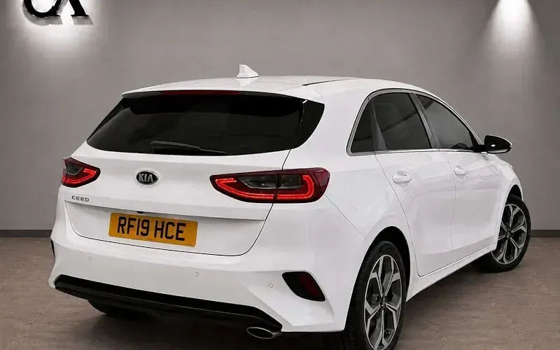 Used Kia Ceed 116 HP (85 kW) 2019 White Hatchback