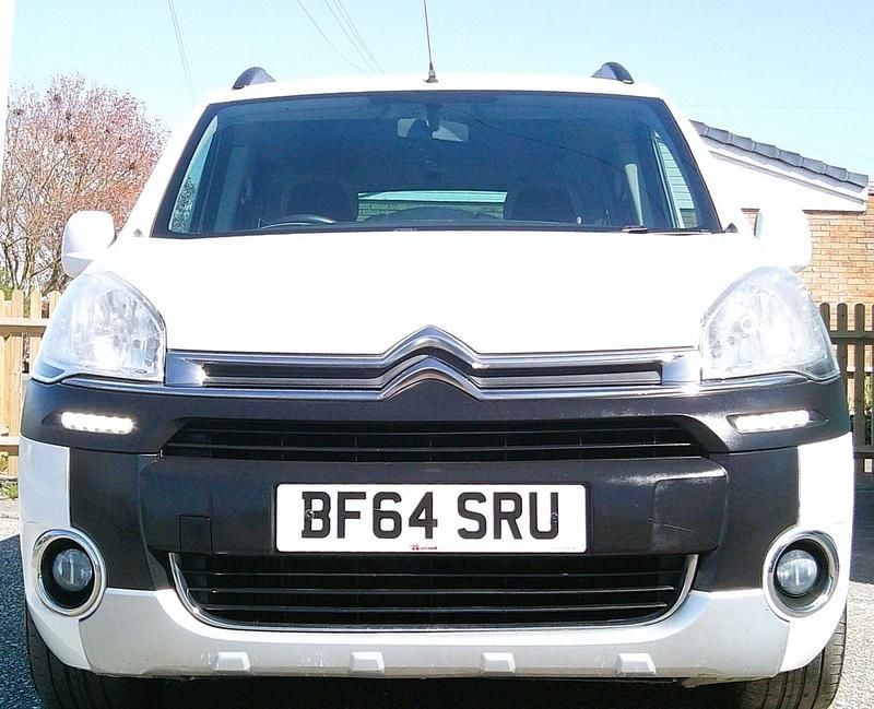 Used Citroën Berlingo XTR 2014 White MPV