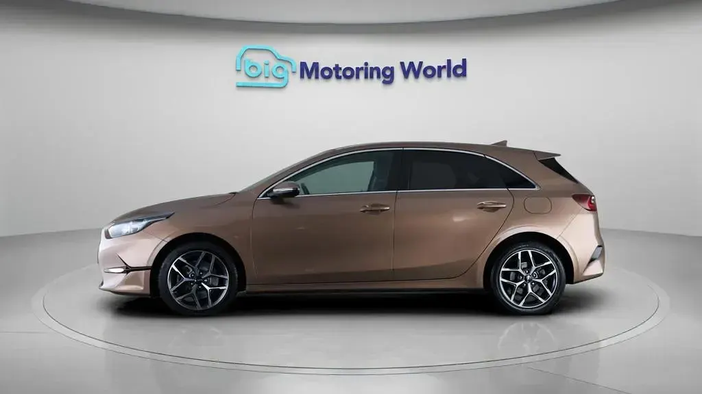 Used Kia Ceed 158 HP (116 kW) 2022 Bronze Hatchback