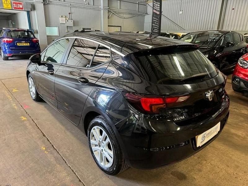 Used Vauxhall Astra Design Edition 110 HP (80 kW) 2015 Black Hatchback
