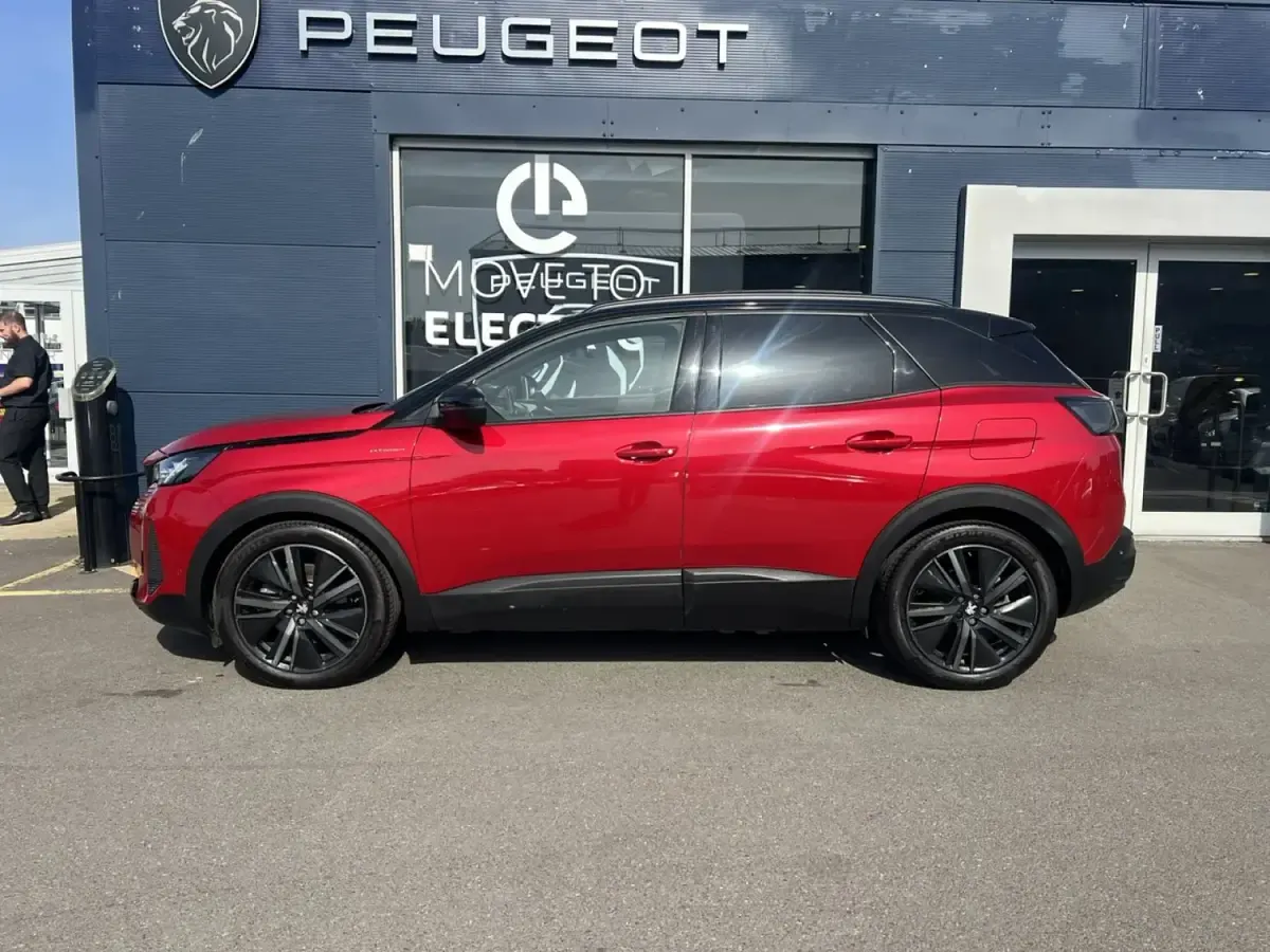 Used Peugeot 3008 GTi 300 HP (220 kW) 2022 Red SUV