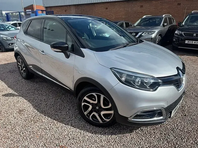 Used Renault Captur Dynamique 90 HP (66 kW) 2016 Silver/black SUV