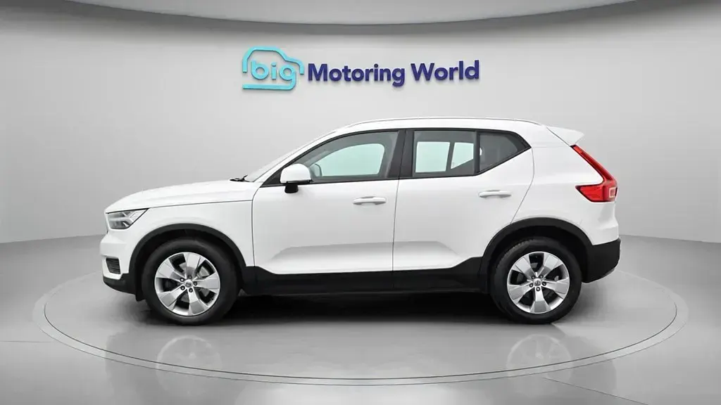 Usado Volvo XC40 Momentum 190 HP (139 kW) 2020 Branco SUV
