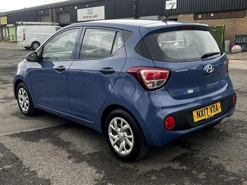 Used Hyundai i10 66 HP (48 kW) 2017 Blue Hatchback