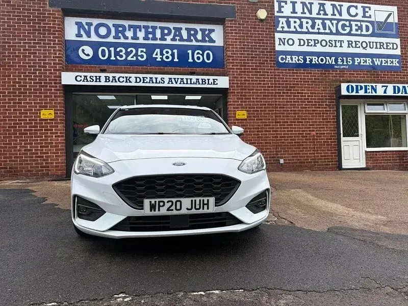 Used Ford Focus ST-Line X 125 HP (91 kW) 2020 White Hatchback