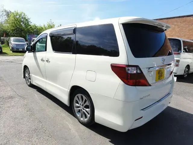 Used Toyota Alphard 280 HP (205 kW) 2025 Gold MPV