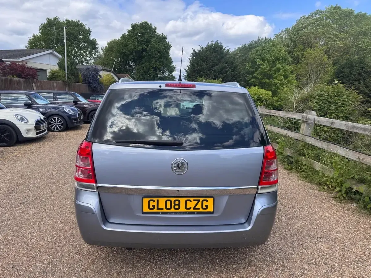 Used Vauxhall Zafira 105 HP (77 kW) 2008 Silver MPV