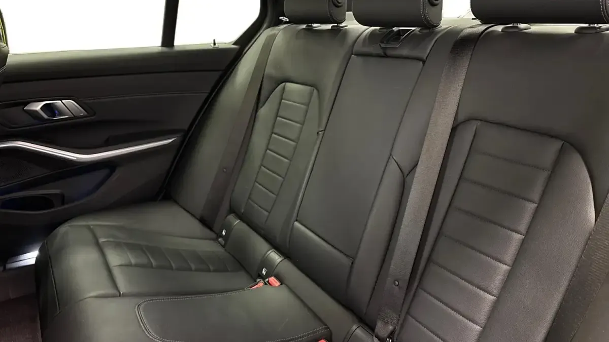 Usado BMW 330e M Sport 2022 Negro Berlina