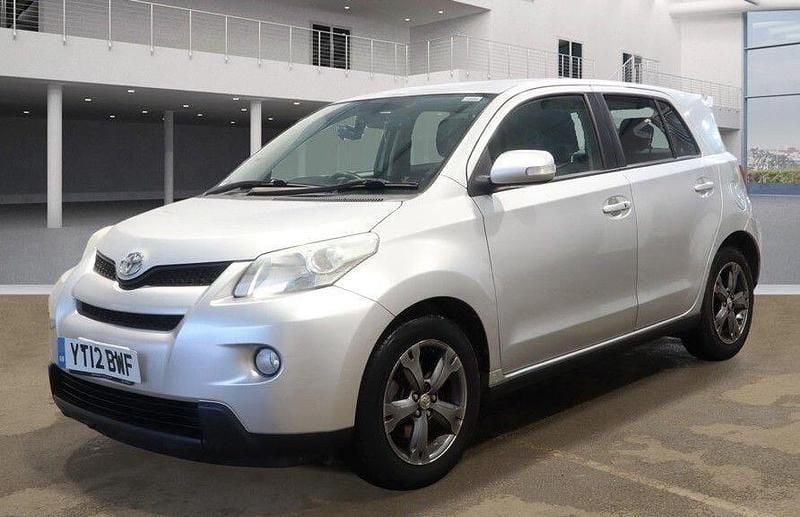 Used Toyota Urban Cruiser 100 HP (73 kW) 2012 Silver Hatchback