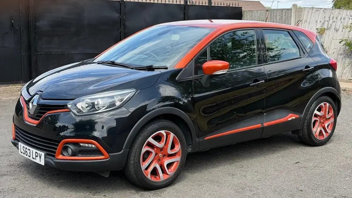 Used Renault Captur Dynamique 90 HP (66 kW) 2013 Black/orange SUV