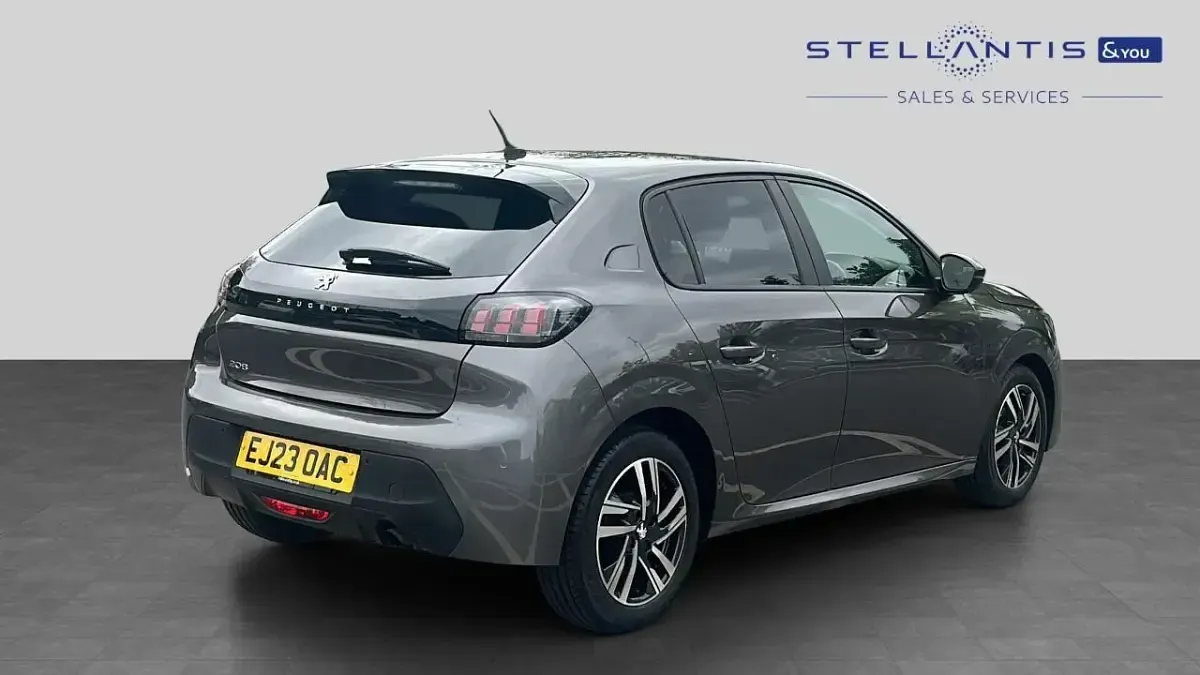 Used Peugeot 208 Active+ 74 HP (54 kW) 2023 Grey Hatchback