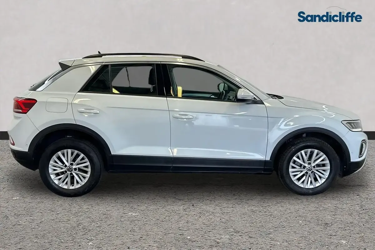 Used VW T-Roc Life 110 HP (80 kW) 2023 White SUV