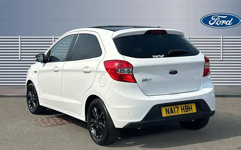 Used Ford Ka Plus Zetec 86 HP (63 kW) 2017 White Hatchback