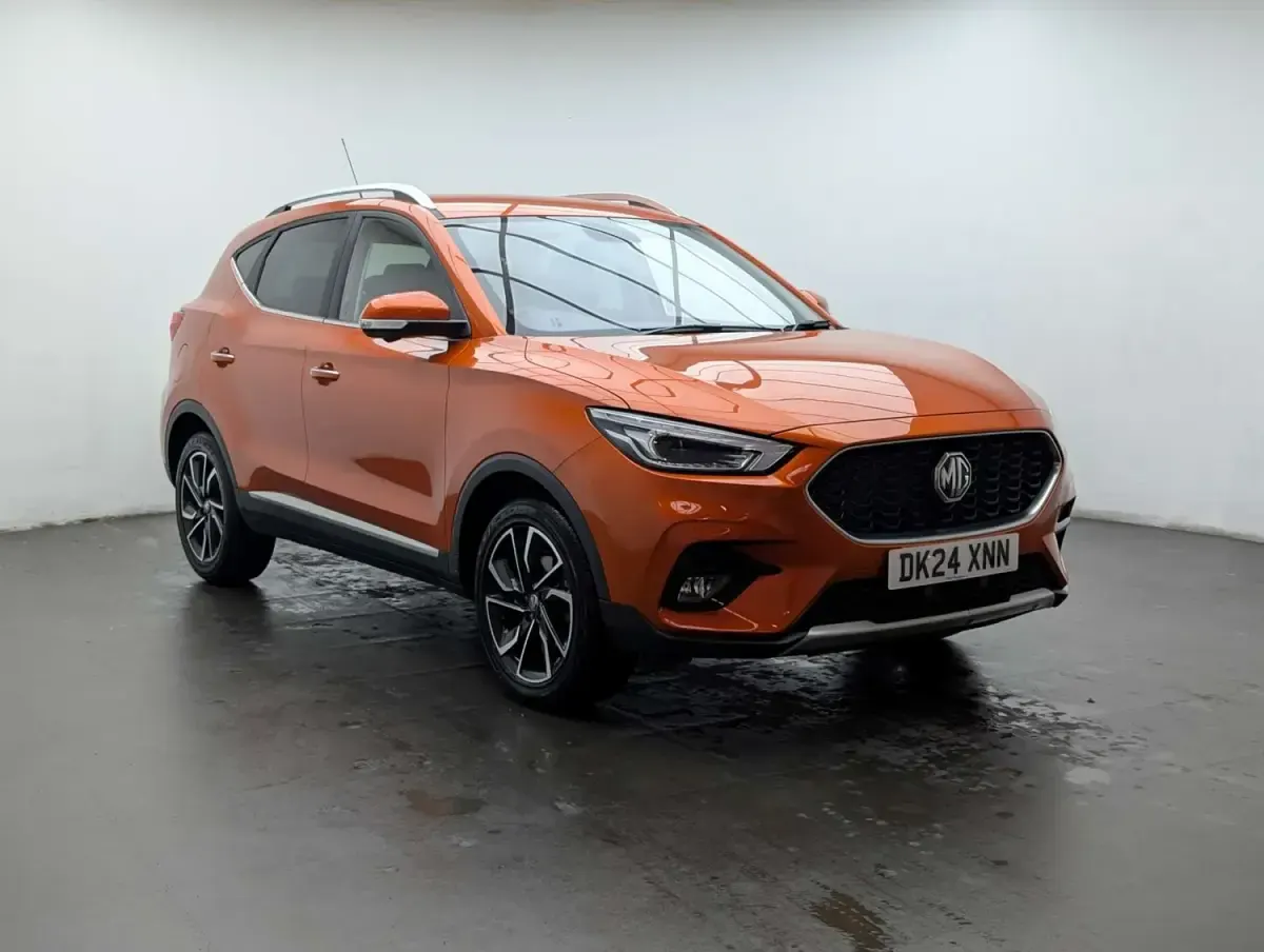 Używany MG ZS Exclusive 111 KM (81 kW) 2024 Pomarańczowy SUV
