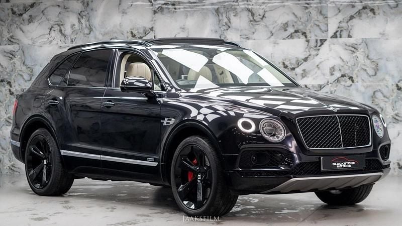 Used Bentley Bentayga 435 HP (319 kW) 2017 Black SUV