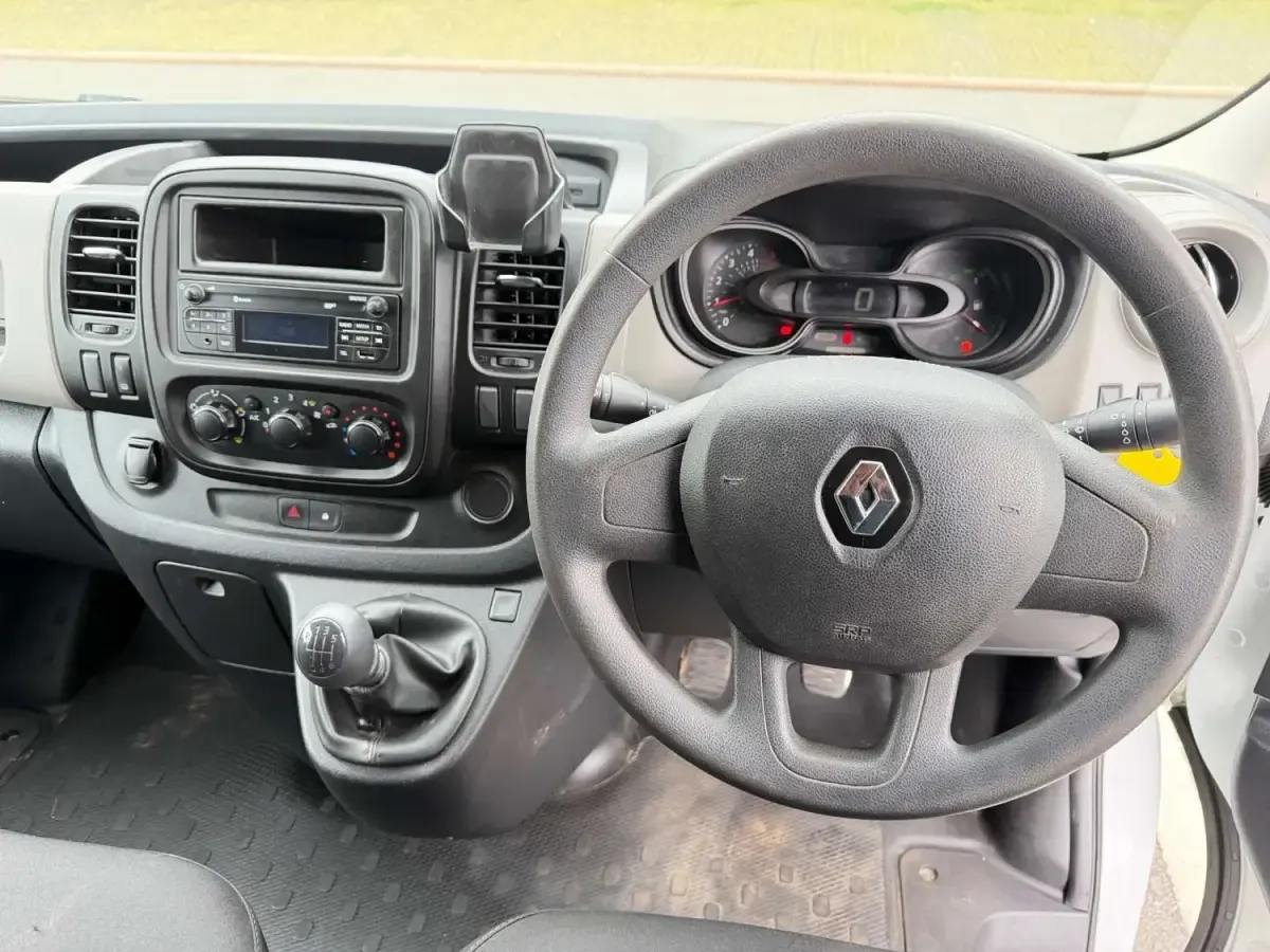 Usado Renault Trafic Business 2018 Blanco Monovolumen