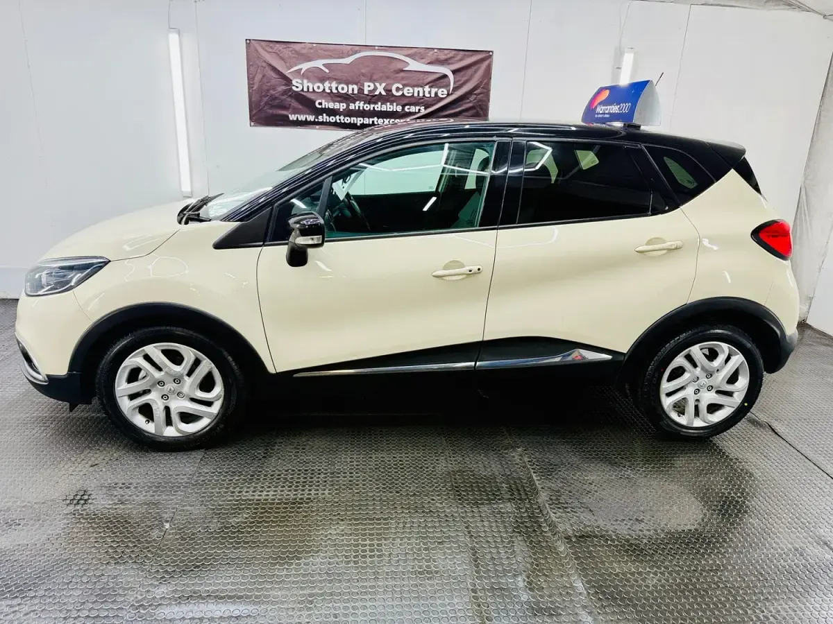Used Renault Captur Dynamique 90 HP (66 kW) 2013 Cream SUV
